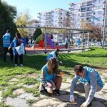 İzmirli gönüllüler el ele vererek doğa için temizlediler