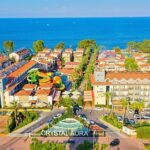 Kemer’de Çevre Duyarlılığı Ödülle Taçlandı: Crystal Aura Aqua Collection’a Anlamlı Plaket